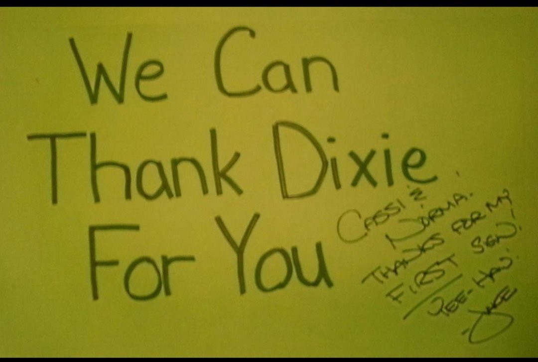 norma343's tweet photo. @jakeowen I can't believe Cassi and I made you your 1st sign at the Taste of Cincinnati 17 years ago!! So many fun memories since then!!!
See you in Raleigh, NC 🥰 https://t.co/sWQnbqtHyw