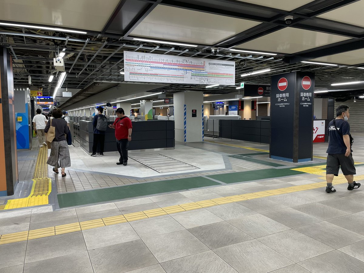 HS01_SY43's tweet photo. 現在改良工事中の阪神大阪梅田駅。
3番線も先日新しくなり、ゆっくりと進化を続けています。 https://t.co/oB9gTtZ8cg