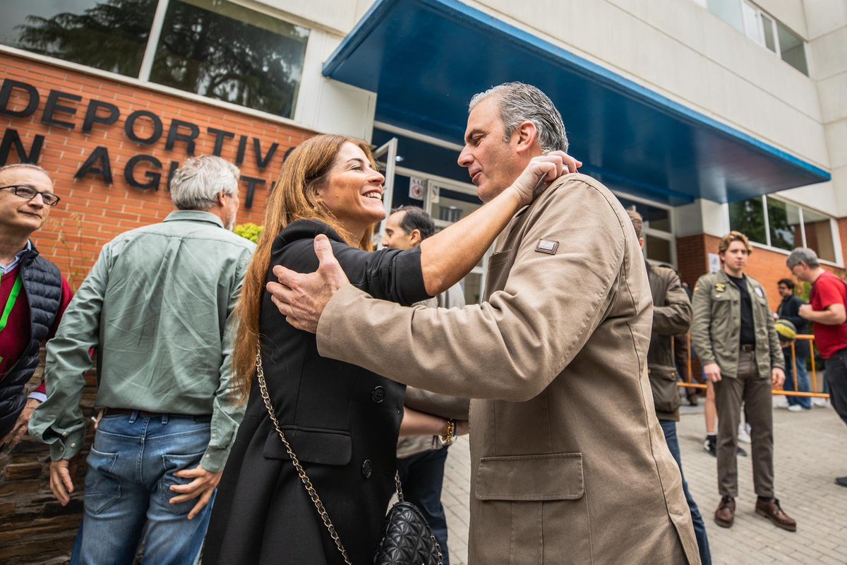 Hoy votamos por un Madrid seguro, por la familia, por la igualdad y por la libertad.
¡Gracias <a href="/Ortega_Smith/">Javier Ortega Smith</a> por acompañarnos!