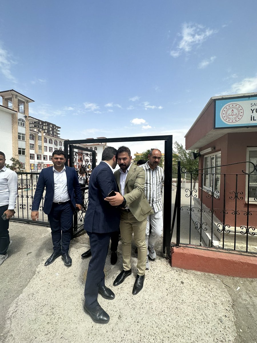 Ahmet parlak (@ahmetparlakk63) on Twitter photo AKParti Milletvekilimiz Sn <a href="/ibrahimeyyupogl/">Av.İbrahim EYYÜPOĞLU</a> ‘nun Sıradaki durağı Yunus Emre İlkokulu oldu.
#AşkınanÇalışanYorulmaz 🇹🇷
<a href="/RTErdogan/">Recep Tayyip Erdoğan</a> <a href="/erkankandemir/">Erkan Kandemir</a> <a href="/bybekirbozdag/">Bekir Bozdağ</a> <a href="/adelioglu63/">Ali ihsan Delioğlu</a> <a href="/mbagmanci63/">MUSTAFA BAĞMANCI</a> <a href="/akpartiurfa/">AK PARTİ ŞANLIURFA</a> AKParti Milletvekilimiz Sn <a href="/ibrahimeyyupogl/">Av.İbrahim EYYÜPOĞLU</a> ‘nun Sıradaki durağı Yunus Emre İlkokulu oldu.
#AşkınanÇalışanYorulmaz 🇹🇷
<a href="/RTErdogan/">Recep Tayyip Erdoğan</a> <a href="/erkankandemir/">Erkan Kandemir</a> <a href="/bybekirbozdag/">Bekir Bozdağ</a> <a href="/adelioglu63/">Ali ihsan Delioğlu</a> <a href="/mbagmanci63/">MUSTAFA BAĞMANCI</a> <a href="/akpartiurfa/">AK PARTİ ŞANLIURFA</a>