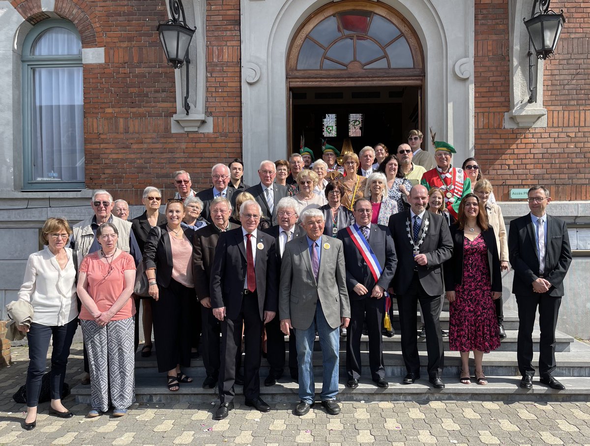 brigitte_liso's tweet image. Célébration du 50ème anniversaire du jumelage de #Pérenchies et d&apos;#Overath en Allemagne 🇫🇷🇩🇪

Karim Louzani, Maire de Pérenchies et
Christoph Nicodemus, Bourgmestre d&apos;Overath ont signé la charte de renouvellement de cet engagement pour une paix durable et une #Europe unie 🇪🇺