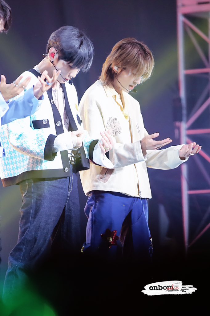 230527 🩵   사랑해 
#SHINee_FANMEETING 
#SHINee_15th_Debut_Anniversary 
#온유 #키