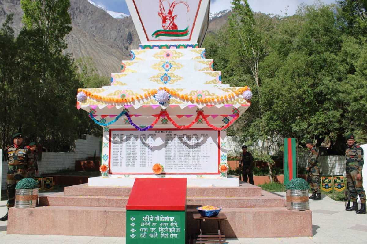 #DiamondJubilee Tributes were paid to the Bravehearts of LADAKH SCOUTS by FORCE IBEX Battalion & LADAKH SCOUTS veterans of Nubra Valley at FORCE IBEX War Memorial Pratappur on 27 May #IndianArmy @adgpi @NorthernComd_IA @lg_ladakh