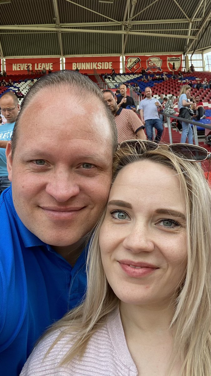 MrFanatic030's tweet photo. De laatste van het seizoen. #UTRemm met @DeniisedG ❤️ nu precies nog 3 maanden voor we ons #jochie kunnen verwelkomen. #UUUU @fcutrecht vs @FC_Emmen @Galgenwaard030 @CoachJustinL #Thuis #030 #Utrecht https://t.co/YLyX61qk5A