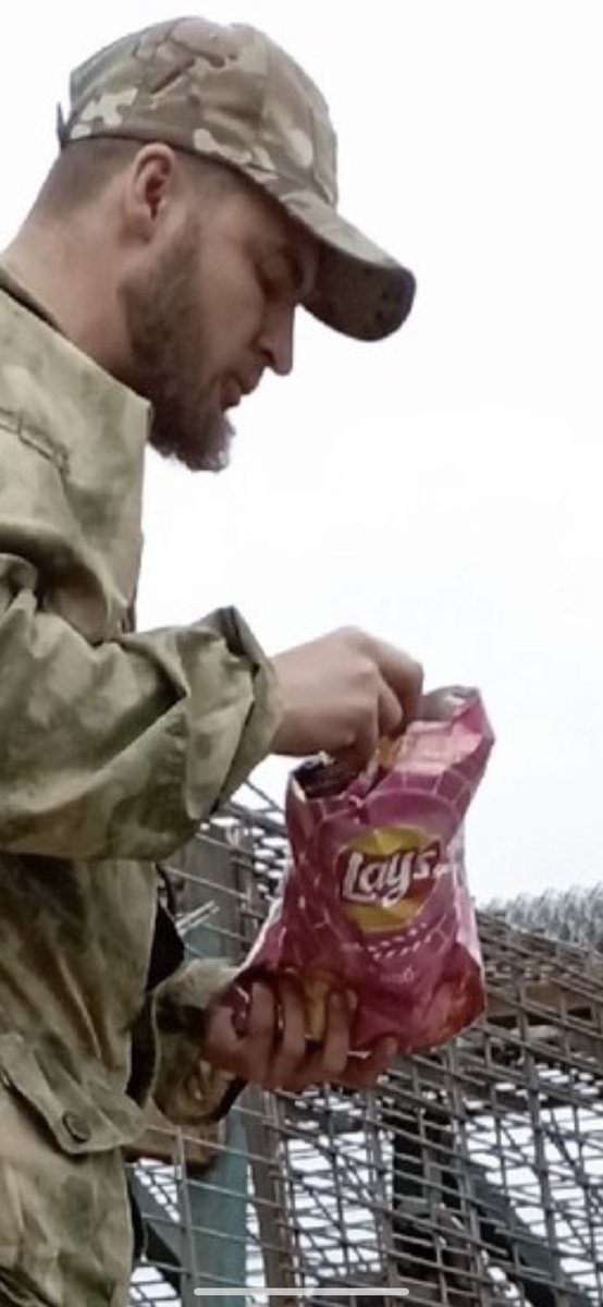 Advertisement for @LAYS  @pepsi @PepsiCo by russian occupiers.

@LAYS @pepsico enabling russian genocidal invasion!

If you can avoid consuming the @pepsico products, please do so.
They didn’t leave russia, even though they tried to pretend they did.

#RussiaIsATerroristState