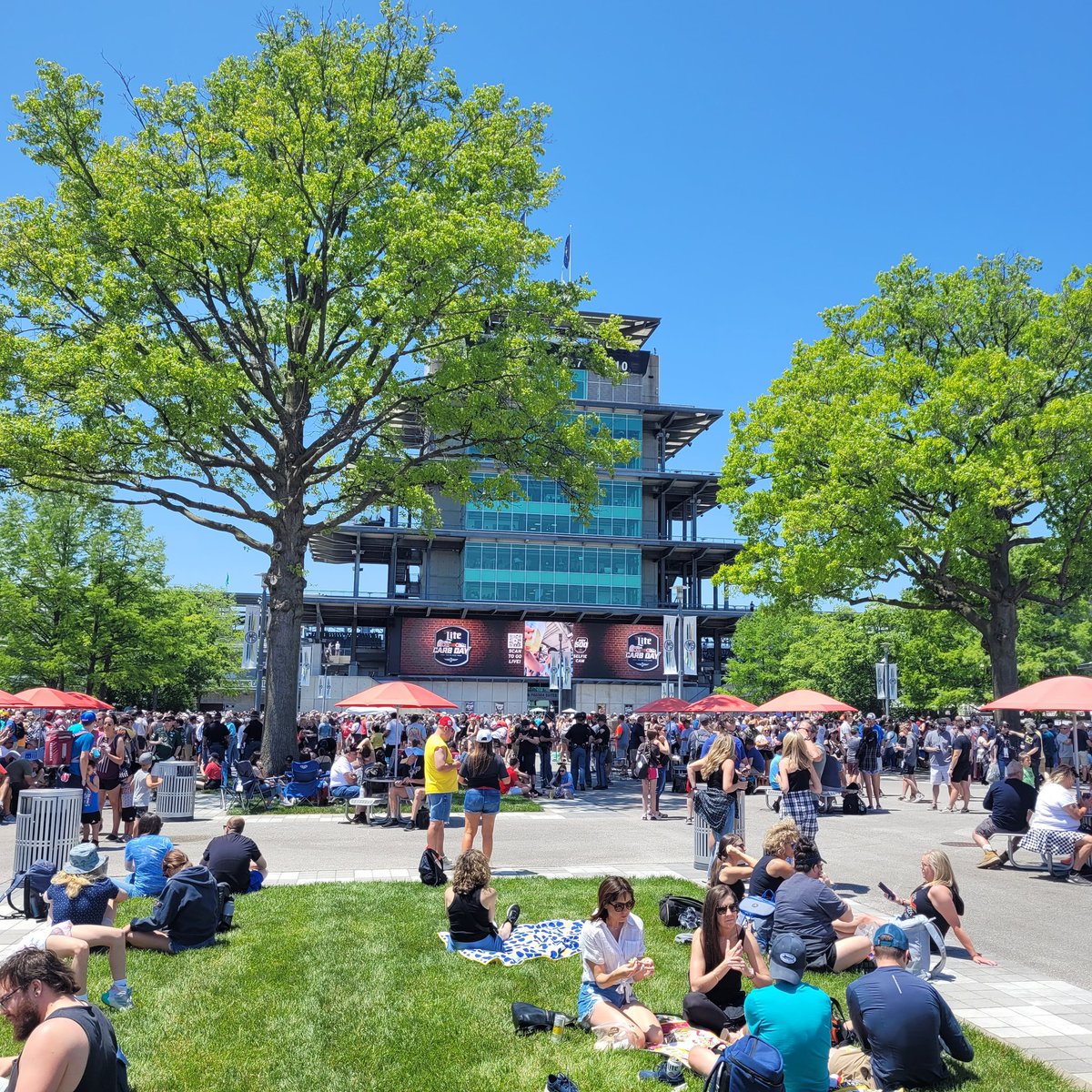 AKAJones1's tweet photo. CarbDay was perfect! 
#Indy500 
#Indianapolis500 
@NoJo_2027 
@DAMommaJ 
@jdouglas4 
@IMS https://t.co/iRzWkpyNRJ