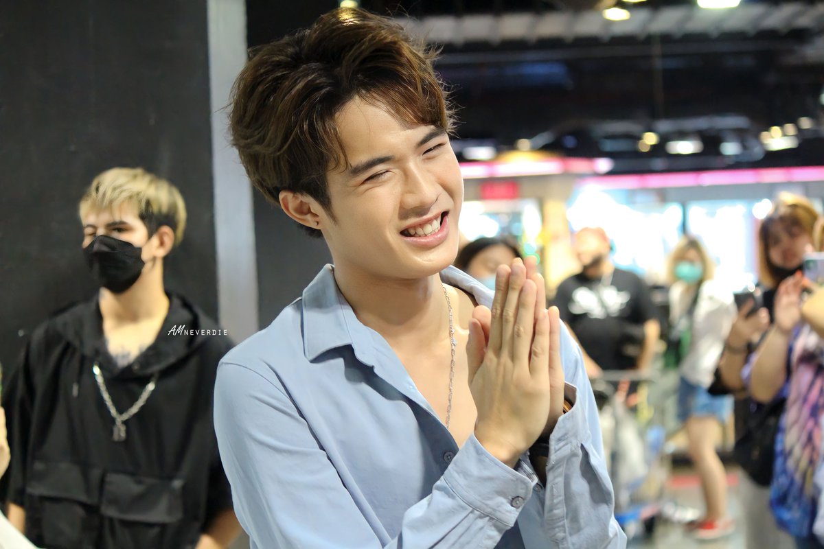AMneverdiee's tweet photo. คนมาหาเยอะเลยก็จะเขินๆ หน่อย เจอกันงานหน้านะครับ ❤ @JohnNattachot 

#John_Nattachot #johnnattachot #ดวงใจของเจ้าจอห์น https://t.co/k00ycg4Xre
