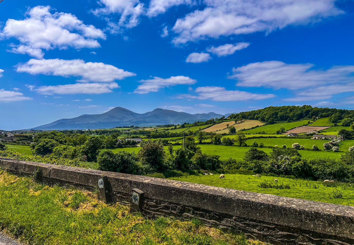 What a day. What a view. #Mournmountains #NorthernIreland @WeatherCee @angie_weather @barrabest @GillMid1 @LoveBallymena @Beyond_Antrim @coolfm @MourneBrewery @Mournelive @MourneDaily @BelfastLive @MGSGeotourism @bcripps078