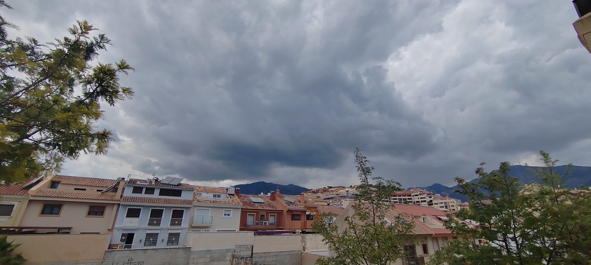 Fuengirola, pinta de  tormenta tiene.