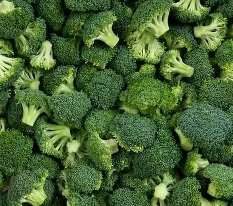 •BROCCOLI .

~This cruciferous vegetable has been widely studied for its # medicinal properties,which include antibacterial and immunityboosting activities. It is rich in VitaminC and Fibre and has the highest level of carotenoids - particularly eye- health lutein - of all