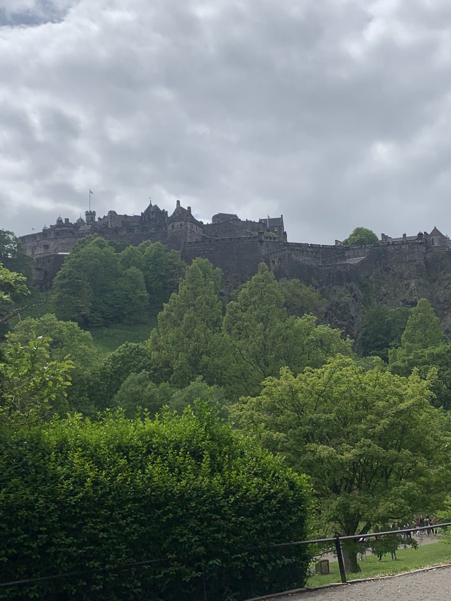 Today I was in Edinburgh to cheer on the amazing people running for <a href="/whocaresscot/">Who Cares? Scotland</a> in the @MrHairyHaggis festival. The photos I took of the runners were all awful, so you’re stuck with me and a castle! Thanks again for your support and hope you get a lovely bath tonight!