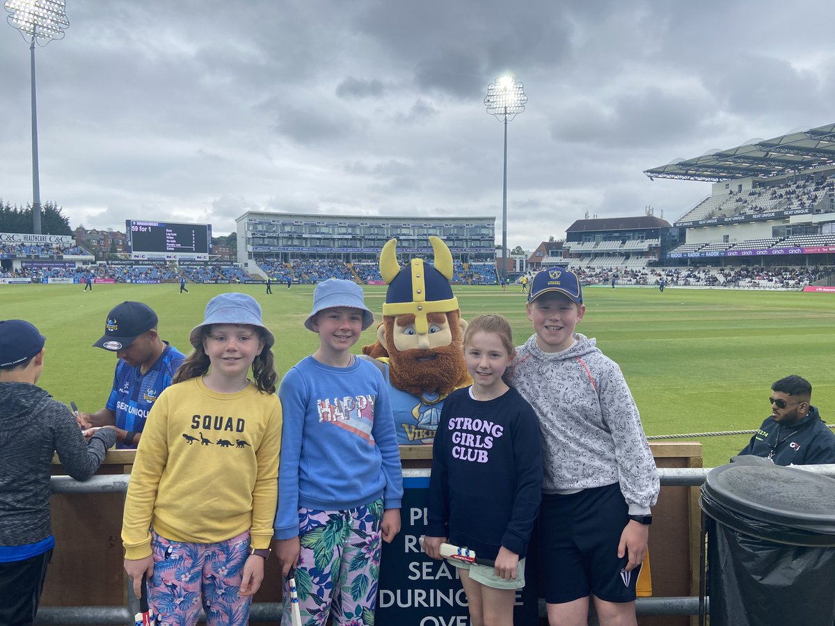 #yorkshirefamily @YorkshireCCC