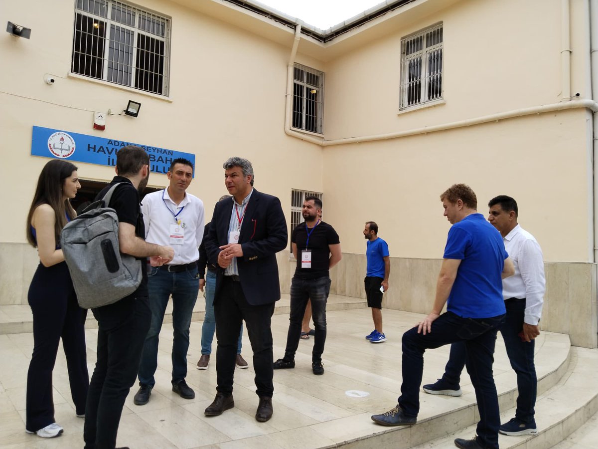 Cumhurbaşkanlığı Seçimi için oy kullanma işlemimizi gerçekleştirdik. Tüm vatandaşlarımızı oy kullanmaya davet ediyoruz. Okullarımızı ziyaret ederek, oy kullananan vatandaşlarımızla sohbet ettik. 

Ahmet Dardağan 
CHP Seyhan İlçe Başkanı
#oyunukullan #sandığasahipçık #kararver