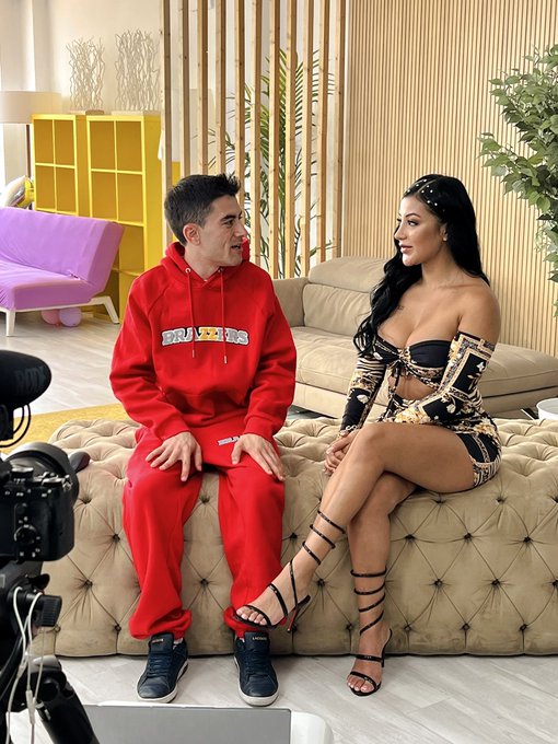 🤎 &iexcl;&iexcl;NUEVO V&Iacute;DEO CON FINAL FELIZ!! 🤎  Diosa latina y TikToker viene a contarlo TODO. &iexcl;Llega Mariana Martix