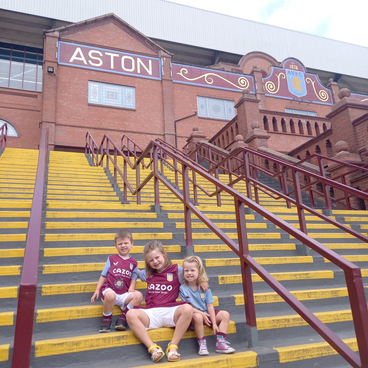 Very proud of their younger sister on her first trip over from Ireland to Villa Park. First of many.... #UTV #AVFC @AVFCOfficial