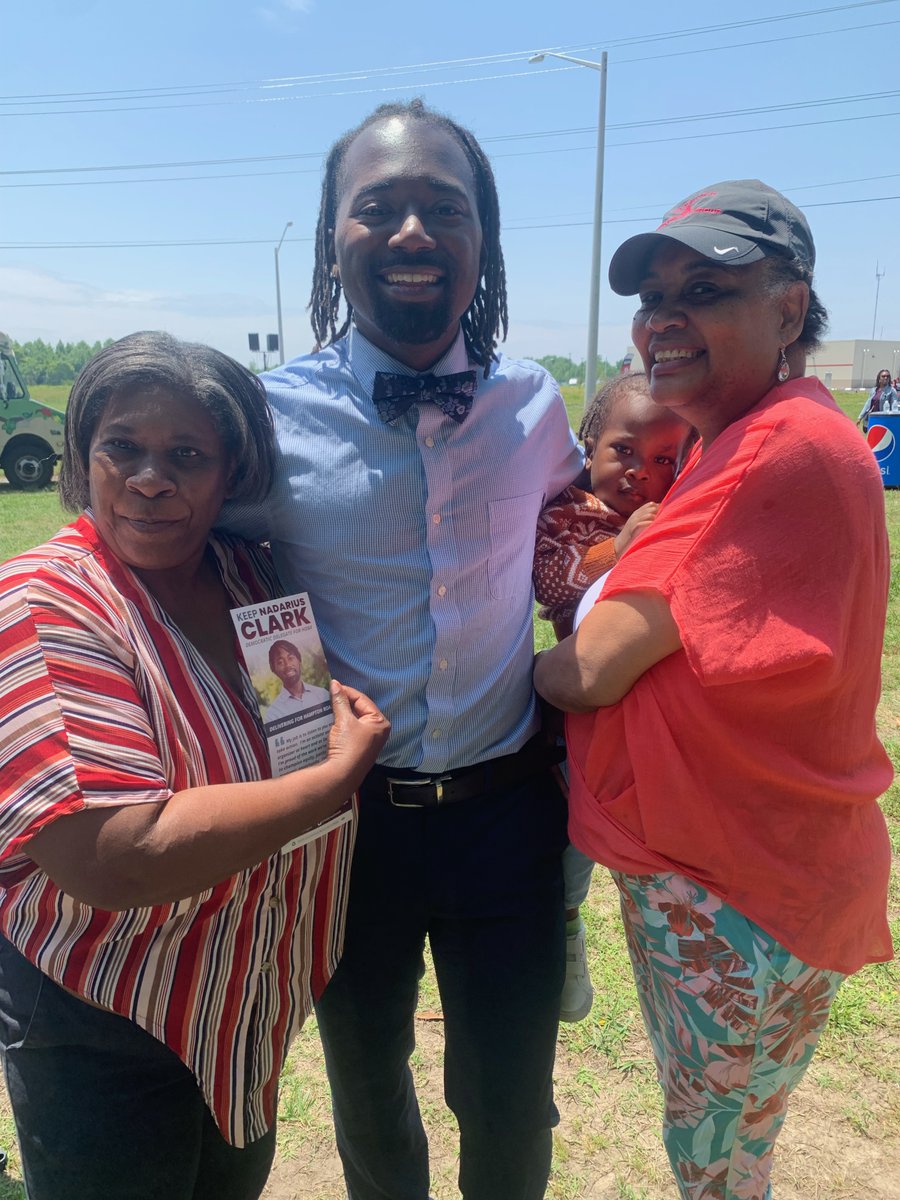 NadariusClarkVA's tweet photo. At my church in North Suffolk, Zion Community, I was thrilled to attend our #CommunityDay cookout where I was able to speak one-on-one to voters about the issues that matter most to them! I will always be a community-first delegate! #clarkfordelegate https://t.co/2QrWa9LXLZ
