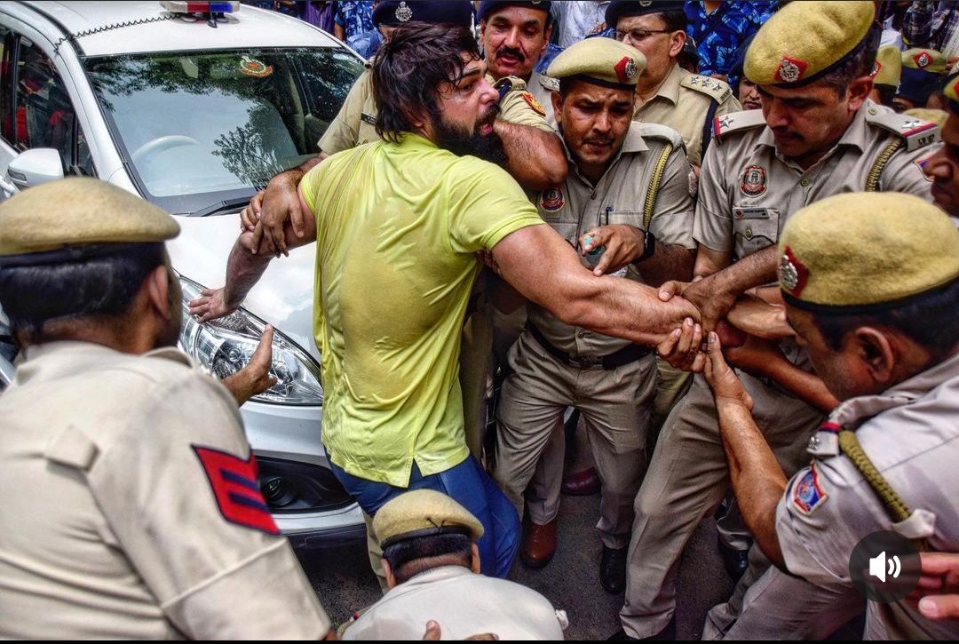 मान गए भाई राजस्थानी ही नहीं पूरा भारत @NFU के नौजवानों का लोहा मान गया सुबह 8:00 बजे से अभी 6:00 बज रहे हैं लगातार 10 घंटे से इंडिया में ट्रेंड कर रहा है #पहलवान_देश_की_शान ग्रेट सभी साथी इसी प्रकार मिलकर आवाज उठाएंगे तो और लोग भी साथ जुड़ते चले जाएंगे <a href="/JATbera1/">Bhera ram</a>