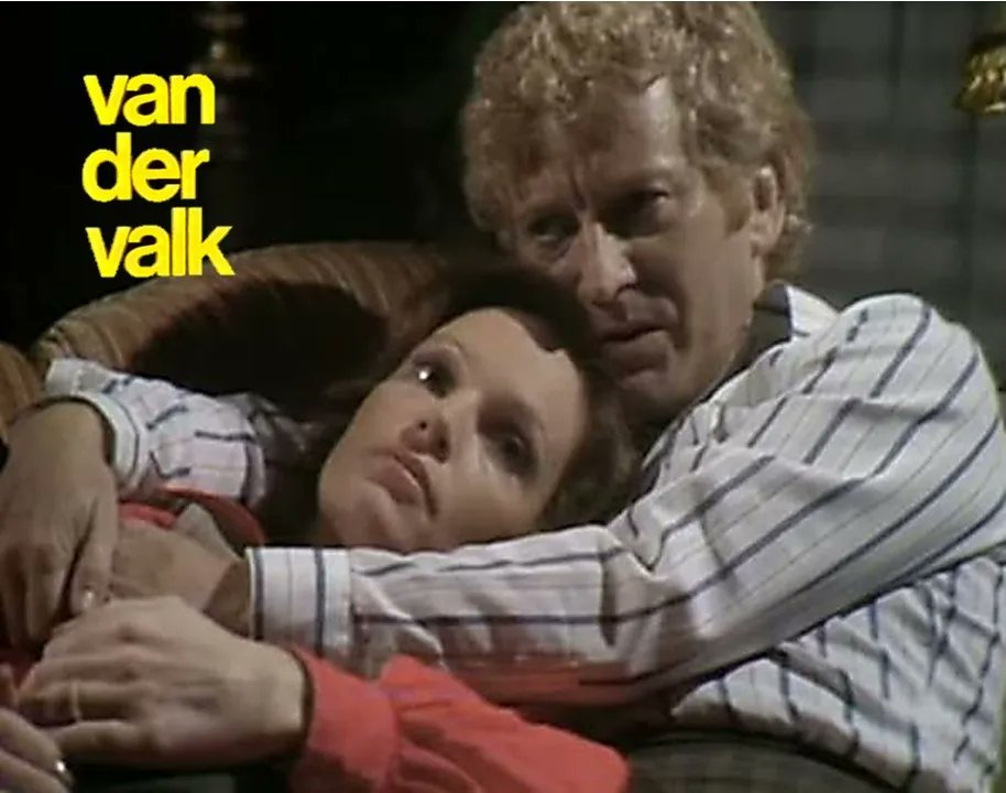 A private detective is stabbed to death in a seedy apartment... but why? #BarryFoster is VAN DER VALK (1975) 9pm #TPTVsubtitles