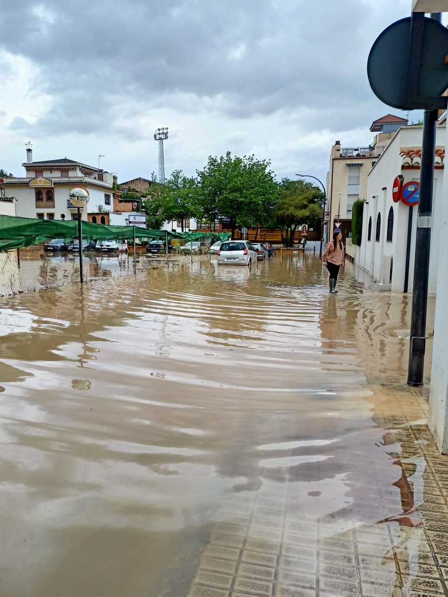 Resultado de la #lluvia en #villasol #inundacion A trabajar y arrimar el hombro a nuestros #vecinos <a href="/AytoMaracena/">Ayuntamiento de Maracena</a>