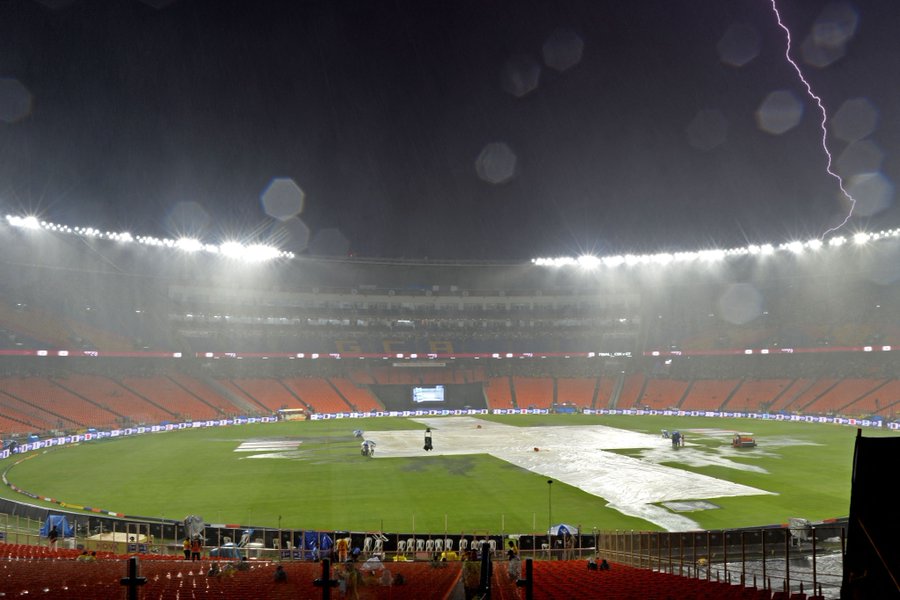 KingHarsh28's tweet photo. BREAKING NEWS ⚠️
The rain has not STOPPED! So CSK vs GT match can start tomorrow 😢😩👁️😭
MATCH TIME : 11:10 🚀🚀
#CSKvGT #IPLFinals #IPL2023Finals #Ahmedabad #IPL2023Final #Rain #GTvsCSK #stoprain https://t.co/F0g1kKlRGy