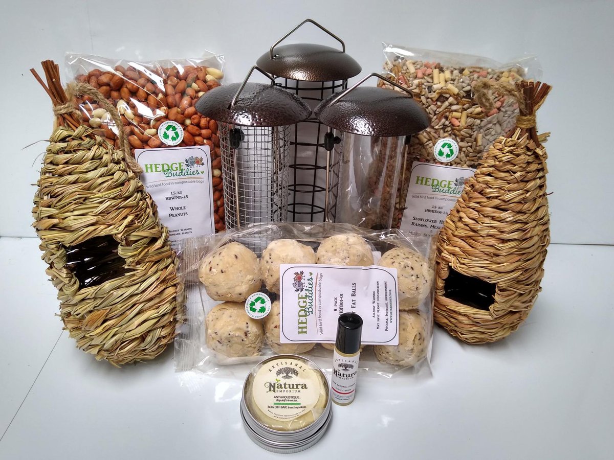 Enter for the chance to WIN an Eco-Friendly Birdfeeding Bundle from <a href="/HedgeBuddies/">♻️Hedge Buddies - Ecofriendly Wild Bird Food♻️🐦</a> ! 🐦‍⬛🤩
Please follow, RT and enter:
allotmentonline.co.uk/win-an-eco-fri…

#sundayfunday #win #giveaway