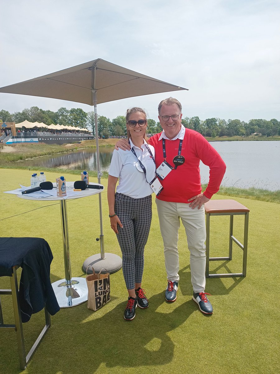 SportConne's tweet image. The voices of #BeatthePro at @KLMOpen @BernardusGolf hole8. 
#BrendaCarinaCroeze and #JanvanderMeulen from #TeamBeatthePro @TIG_Sports

Congratulations to our 8 succesfull pro-beaters the past 4 days. For the 7th time a unique experience in a unique event. @DPWorldTour @NGF_