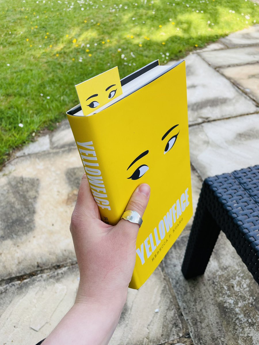 MimsRead's tweet photo. Just over halfway through @kuangrf new book #Yellowface and I’m loving every page💛😊📚

#BookTwitter #currentread #books https://t.co/UcCVfKNCMW