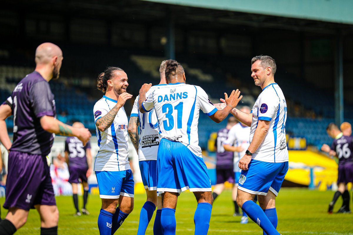 buryfcofficial's tweet photo. ⚪️🔵 LEGENDARY DAY

What a great day it has been at #GiggLane today. Thank you to all those at @TottyRobinsFC that helped organise the event. It not only brought lots of #Shakers Legends back home, but helped raise money for @mndassoc 

(📸 Photos by @BarkleyCostello) https://t.co/SDoGFMcleE