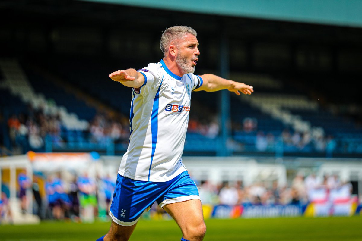 buryfcofficial's tweet photo. ⚪️🔵 LEGENDARY DAY

What a great day it has been at #GiggLane today. Thank you to all those at @TottyRobinsFC that helped organise the event. It not only brought lots of #Shakers Legends back home, but helped raise money for @mndassoc 

(📸 Photos by @BarkleyCostello) https://t.co/SDoGFMcleE