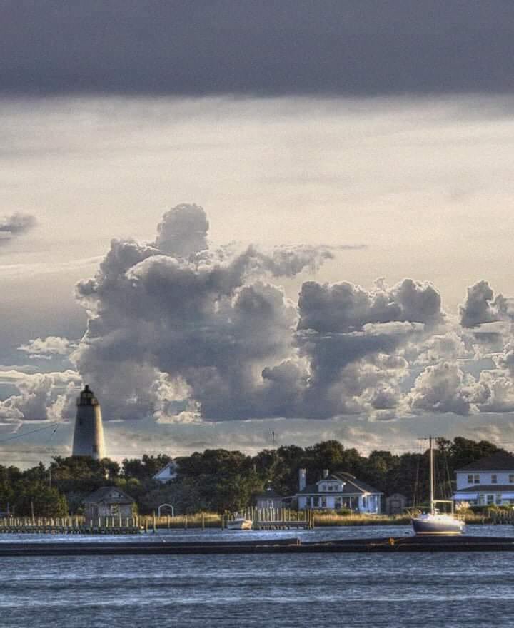 Cloud formation Looking Like soldiers over Ocracoke island ,NC  yesterday 🇺🇸  🪖 🎖