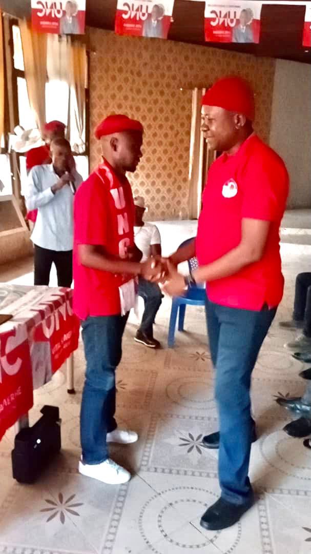 BasimanaMadieng's tweet image. La #Redynamisation des #Bérets #Rouges du pacificateur @VitalKamerhe1 se poursuit dans les terroirs du pays. 

👇🏿👇🏿👇🏿Hier à Kisangani 👇🏿👇🏿
La Coordination de la  #Tshopo a officiellement accueillie  ses nouvelles recrues 💪🏾

@RemyBongungu @BillyKambale1