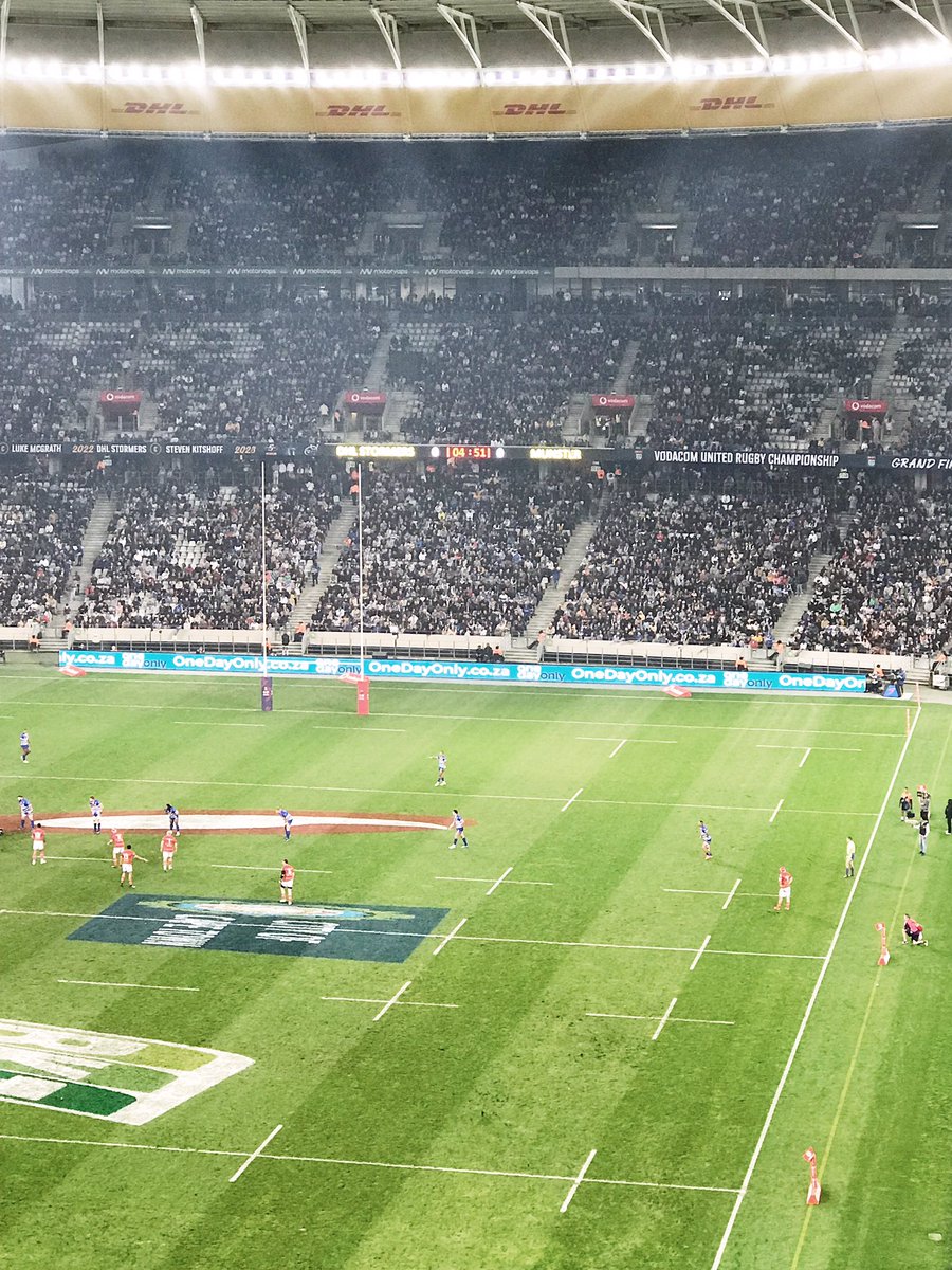 leandrimeyer's tweet photo. Spotted @OneDayOnlycoza minutes before the first try. 🥳 https://t.co/N52DZqQttH