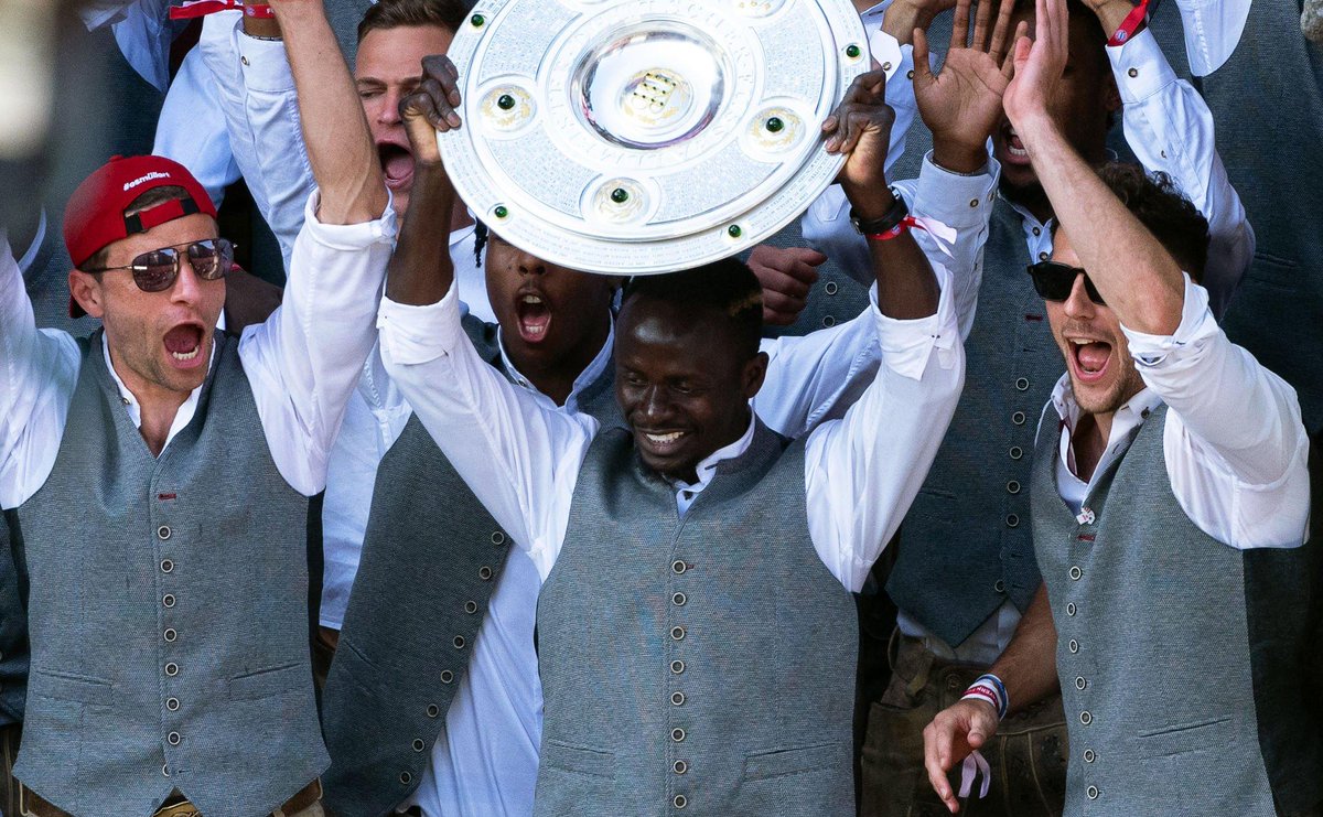 iMiaSanMia's tweet photo. 📸🏆 https://t.co/3ptkO0ww65