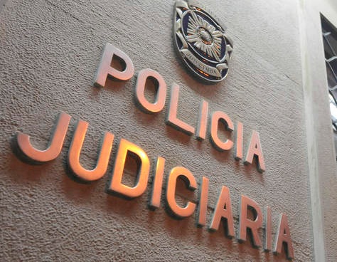 dopovovoz1's tweet image. ESTAMOS ESTÃO FARTOS DOS ABUSOS DESTES CORRUPTOS DO PS!

TODO O PAÍS SABE O PARTIDO #PS ESTÁ PODRE !

E A MAIORIA NÃO VALE NADA !

QUEREMOS SABER O QUE SE PASSOU E FAZ O SIS.

0S TRIBUNAIS E A JUSTIÇA TÊM DE O FAZER!

 É PO-LOS A TODOS ATRÁS DAS GRADES.
#Antonio #Mendonça #Mendes