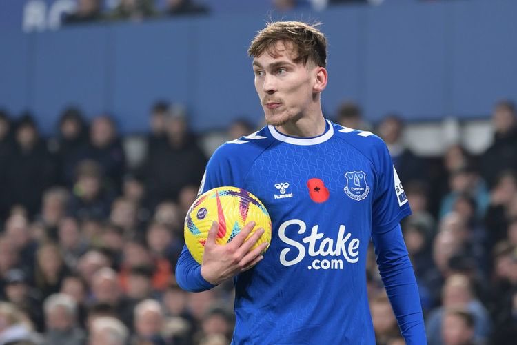 A mature performance from James Garner to help Everton secure survival. 

A difficult year for him, largely unable to get into the team under Frank Lampard, but in the last few games of the season has been turned to by Sean Dyche. 

Superbly proficient in possession & showed his…