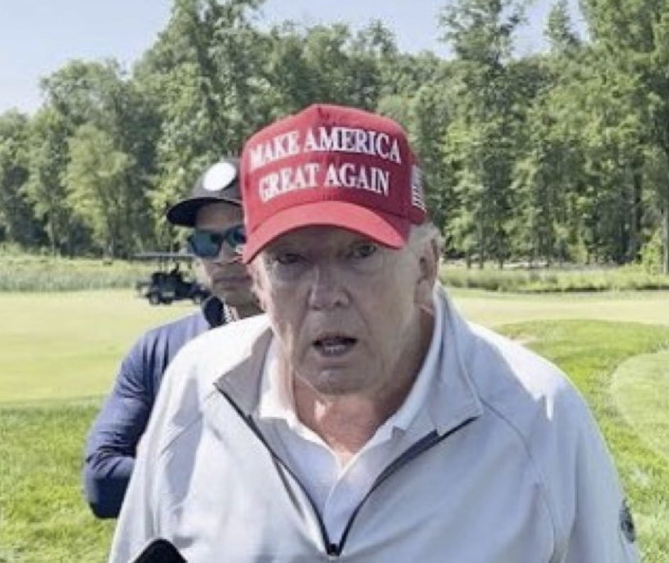 joncoopertweets's tweet image. Trump is not aging well at all. There’s no way he has the stamina to run in 2024. 

Who agrees?