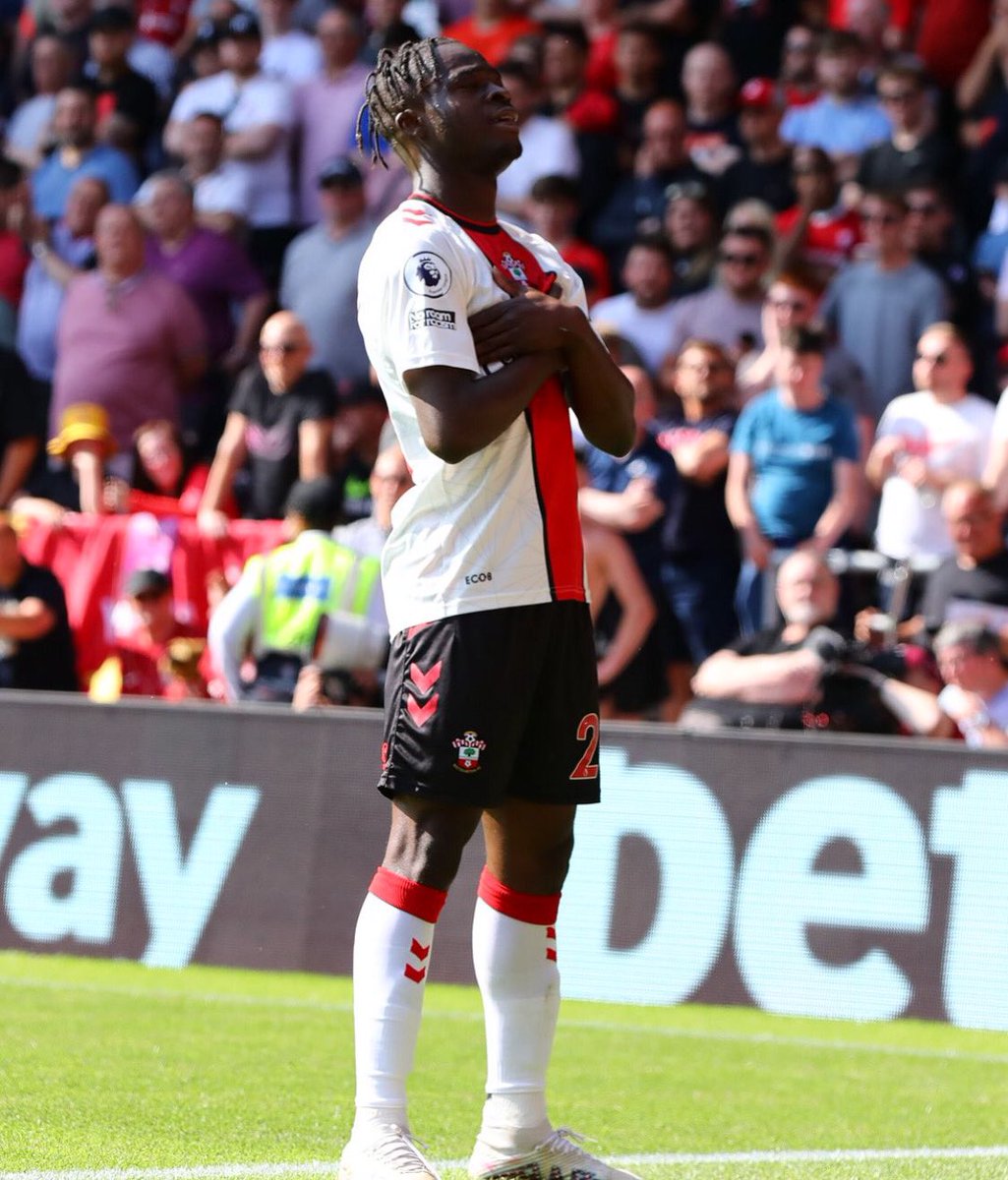 What a performance from Kamaldeen Sulemana 😱

He scores his debut goal for the Saints in double ⚽️⚽️
.
.
.
.
#kamaldeensulemana #southampton #premierleague #explorepage #ghana #viral #thesaints #liverpool #liverpoolfc #gfa #africa #africasports #tgmsportsafrica