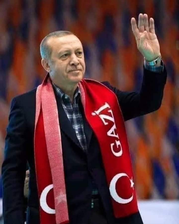#TurkeyElections
الحمداللہ 
رجب طیّب اردگان ایک بار پھر سے ترکی کے صدر منتخب ہو گئے ہیں
حضورعلیہ السلام  کےتمام غلاموں کو مبارکباد پیش کرتا ہوں