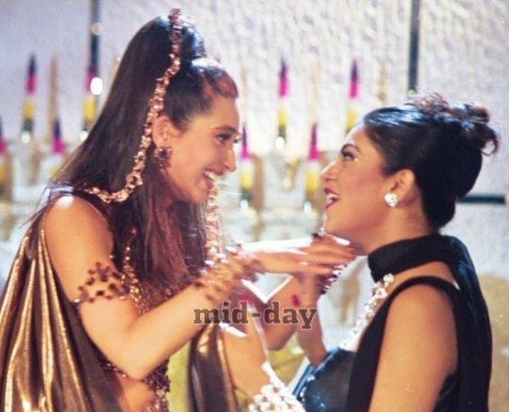 Behind the scene Pooja and rupali #24YearsOfBiwiNo1 #KarismaKapoor and sushmita #karishmakapoor #SalmanKhan