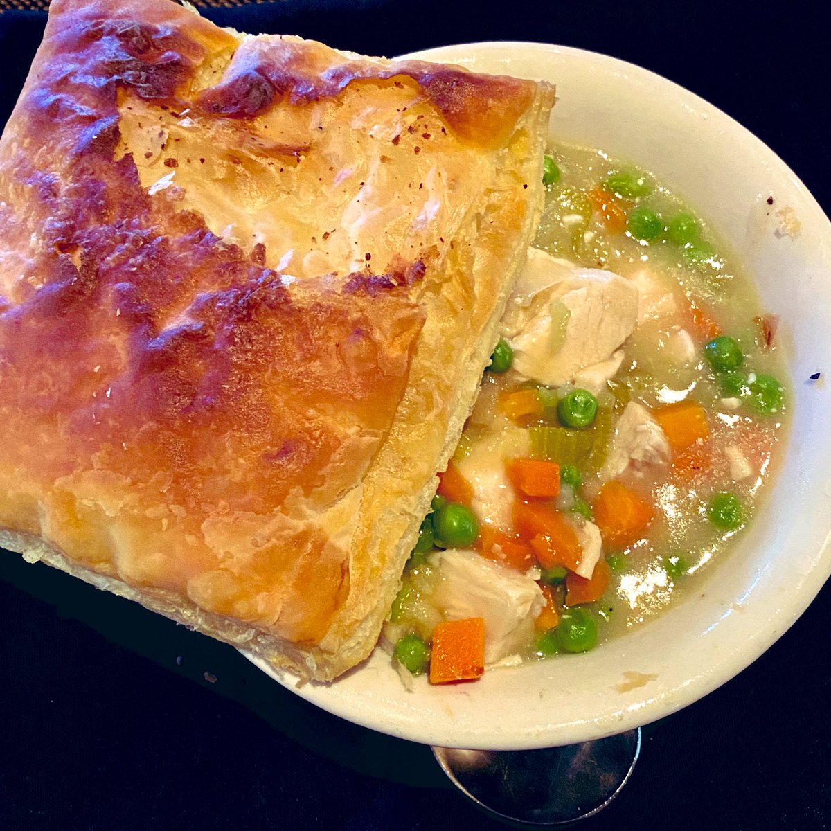 MitchandMarcy's tweet photo. @Suhlabs We thought this deconstructed chicken #potpie with a puff pastry โcrustโ was too yummy not to share; After all the hard work to deliously prep with some loving care!
๐ด๐ธ #mitchandmarcyphotos
#FoodTravelChat #OaklandCounty #RoadsideBandG #RobertsGroup https://t.co/mrq5Z72Uvb
