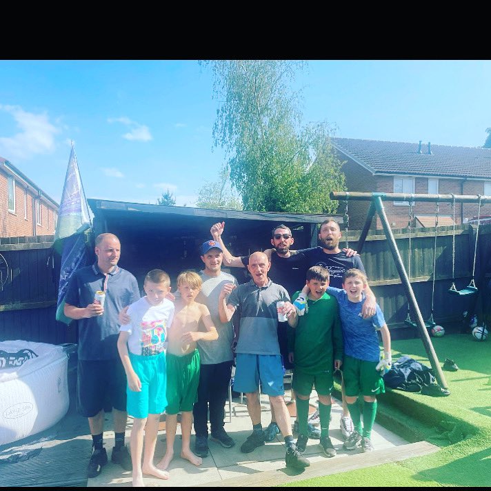 shell_jj's tweet image. Joseph was gutted he wasn’t going the match but looks like he’s loved it anyway thanks to his manager 💙⚽️ @Paultickle21