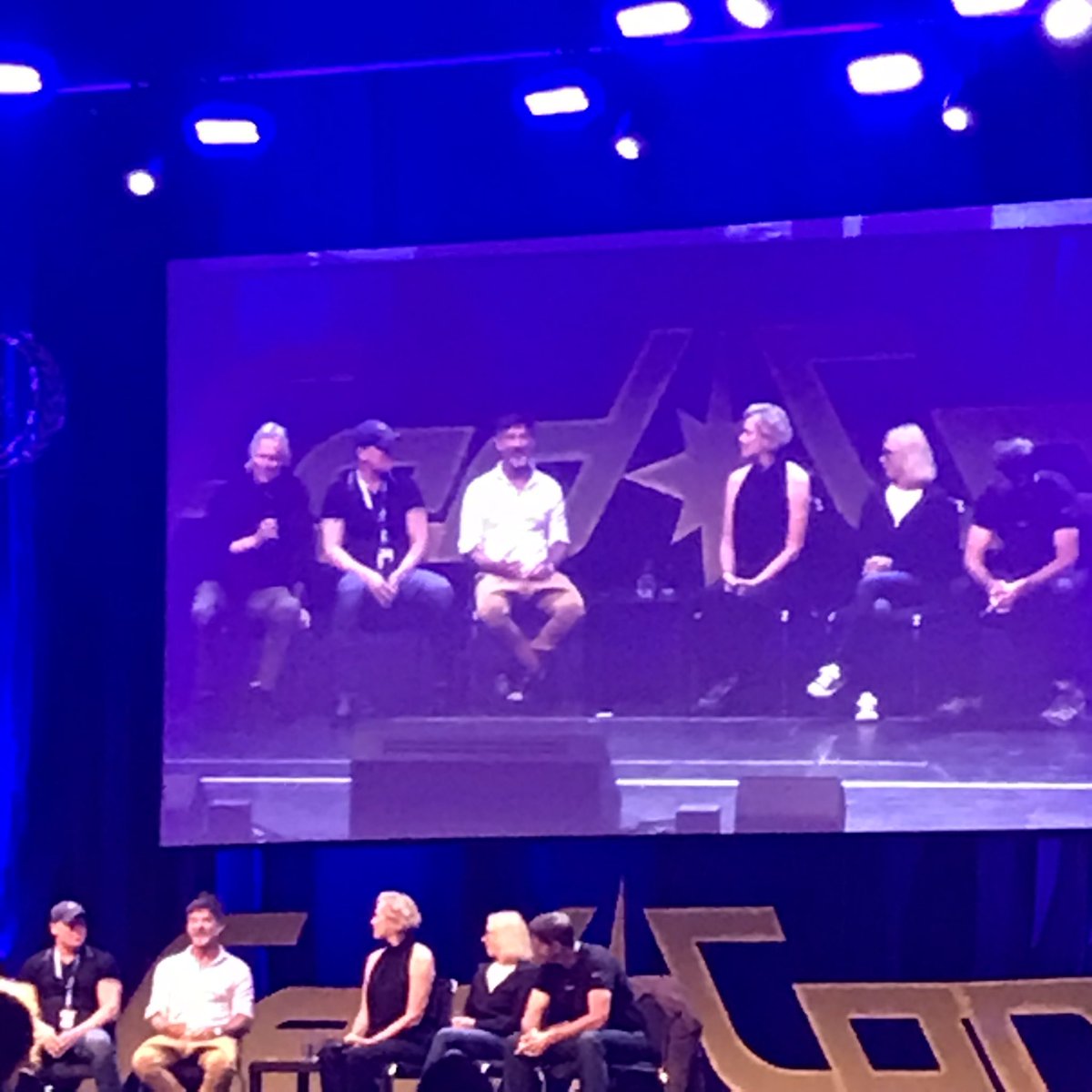 Forensic_Fan's tweet image. Fab last day of #Fedcon including this amazing #stargate panel!! I’m tired but happy!!