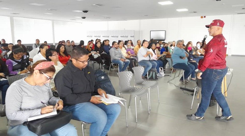 FreddyParedes (@freddyp44055243) on Twitter photo Seniat imparte charlas sobre deberes formales a nuevos contribuyentes especiales
<a href="/IralisailC/">Iralisail. Carballo</a>
#JuntosHaciaLaProsperidad Seniat imparte charlas sobre deberes formales a nuevos contribuyentes especiales
<a href="/IralisailC/">Iralisail. Carballo</a>
#JuntosHaciaLaProsperidad