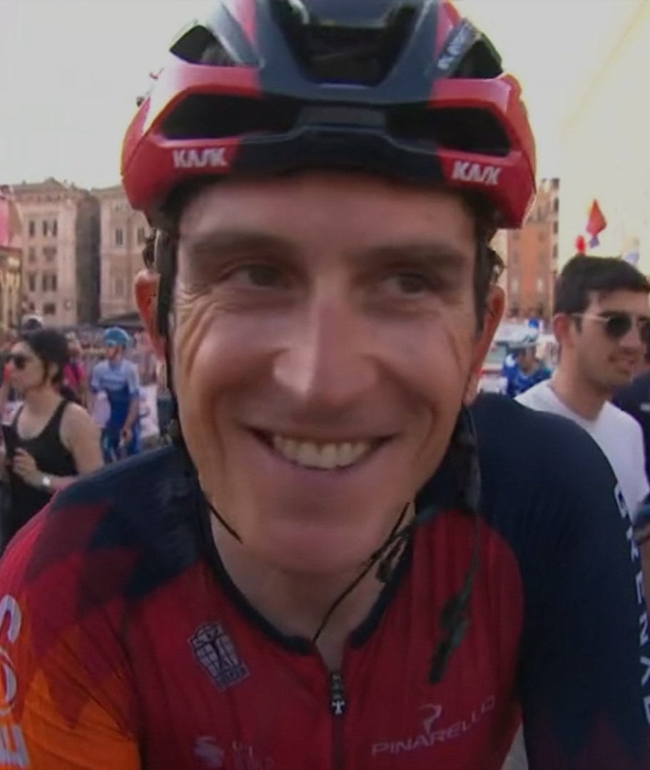 Ich suche meinen Vater... Er ist leicht verwirrt und fährt nach drei Wochen GC battle nem Freund aus nem anderen Team den Sprint an 🤩
... ❤️ Radsport ❤️ #Giro #G #goat #wattsoccourring