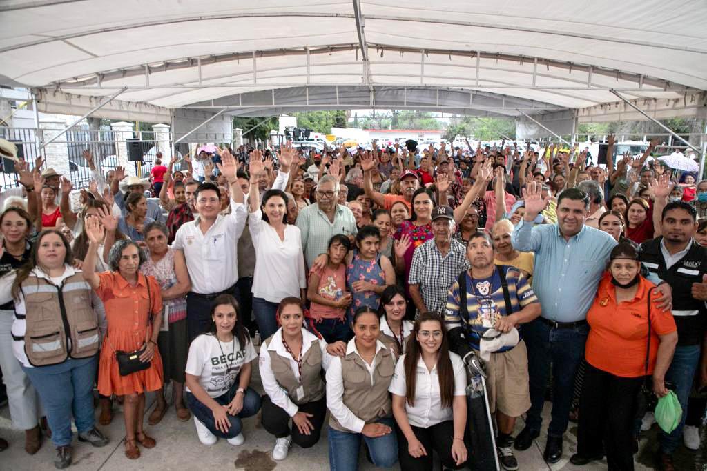 A_MontielR's tweet image. Recorrimos nueve municipios para garantizar que #ElBancoDeLosMexicanos sea punto de encuentro para acercar sin intermediarios los #ProgramasBienestar a la población, sobre todo, para seguir trabajando con el pueblo y seguir transformando nuestro país. 

@ivanramirezdgo…