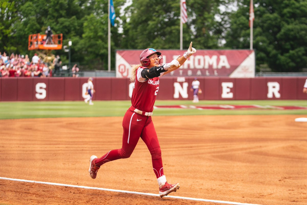 Twitter update: EYES UP👀✝️