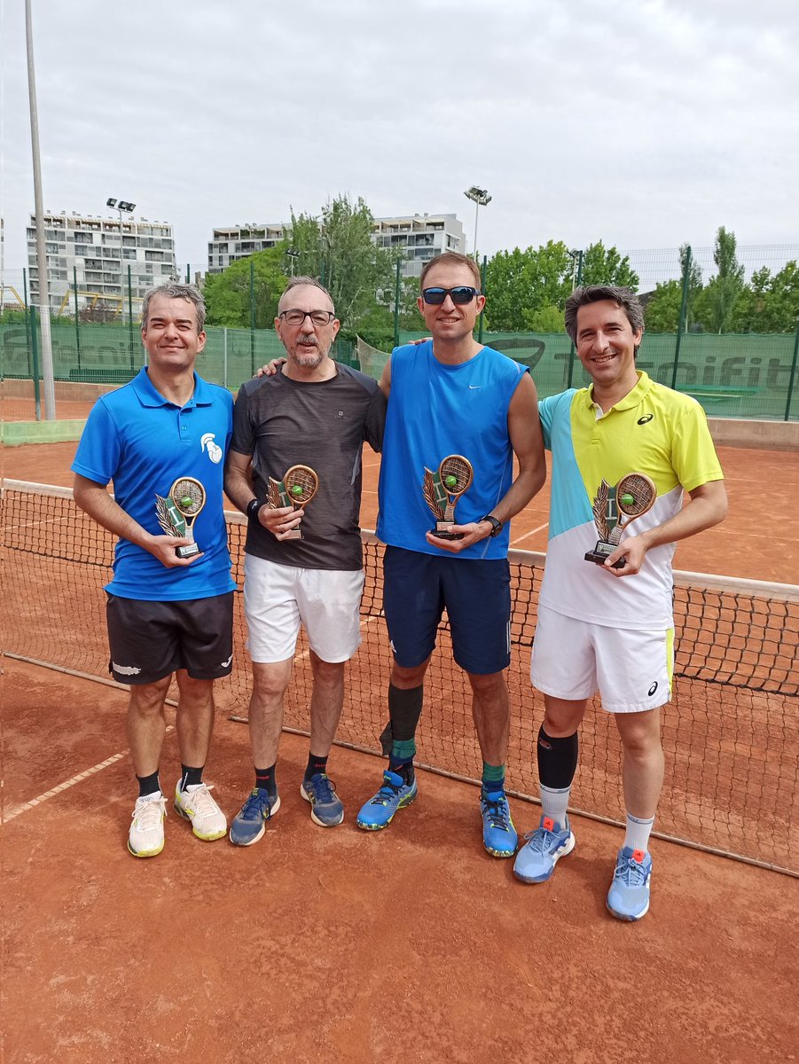 Final Liga Social de Dobles
Campeones Mario González y Daniel Domeque
Finalistas Manuel Gayubar y Carlos Jiménez
Enhorabuena <a href="/cnhelios/">C.N. HELIOS</a>