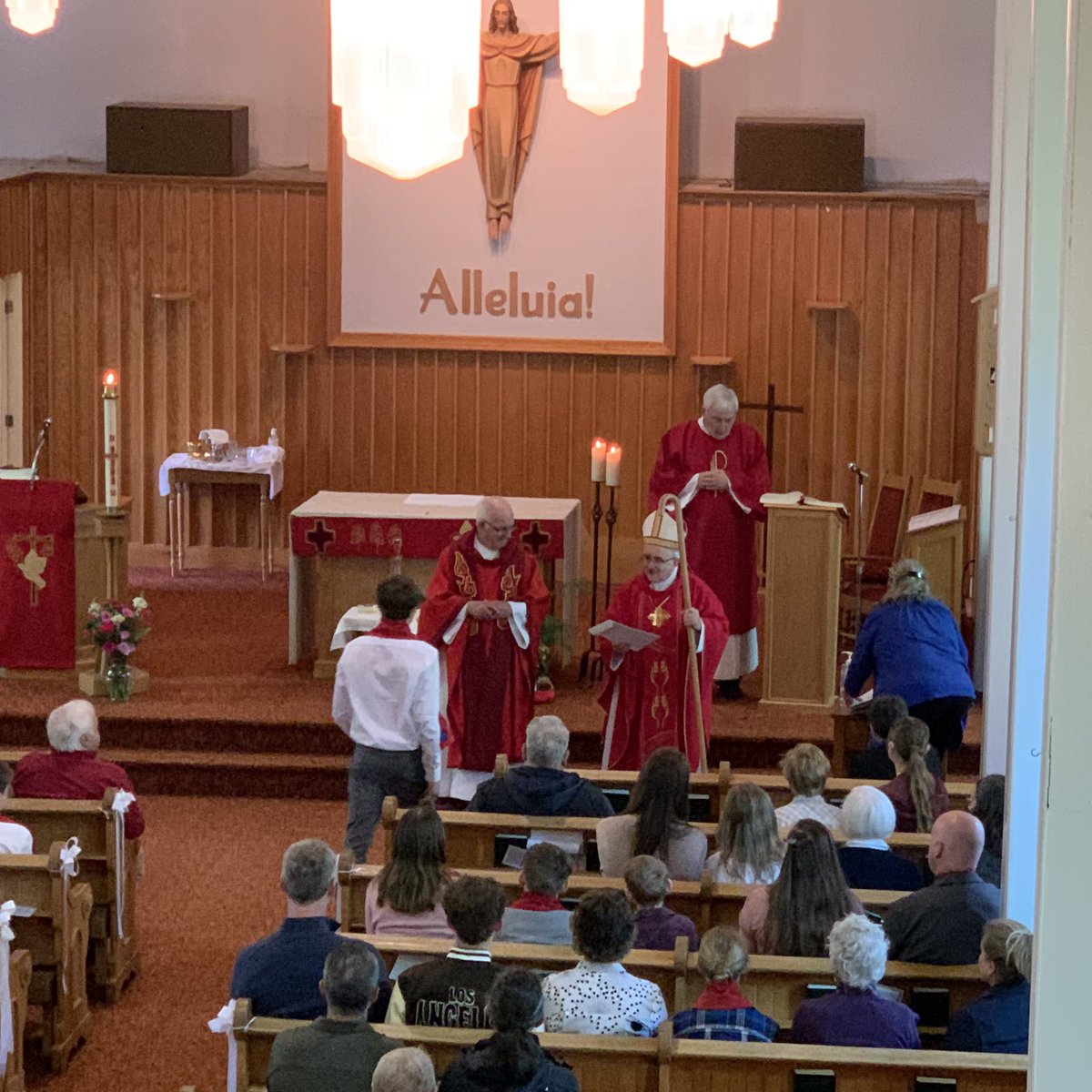 smswpgofficial's tweet photo. St.Maurice student tour group attended St.Vincent’s Catholic Church in Sackville NB.   Pentecost and Confirmation! 🕊️🔥⛪️🛐@EFtours @eftourscanada 
#Catholic https://t.co/TSRpzJ3N0R