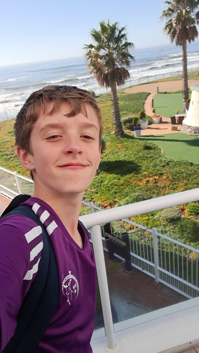 jamescollins_18's tweet photo. And it's the final day in #CapeTown
What a place, really enjoyed my first time in SA! See you soon and more importantly... MUNSTER WON THE URC! @Munsterrugby #RedArmyInSA ๐ฟ๐ฆ https://t.co/U3gP65Si5e