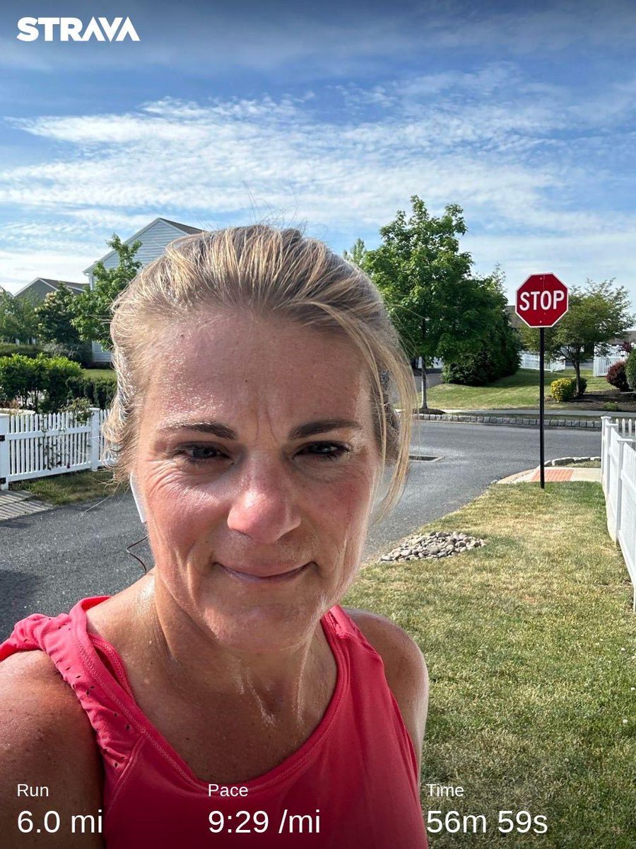 GwennD's tweet photo. Yes, the #mikeandgwennrunstreak is still going. Today marks 4 years of the #bipartisanrunstreak with @mdeery55! #comerunwithus #running #runstreak @runnersworld https://t.co/UyPfqKDmhY